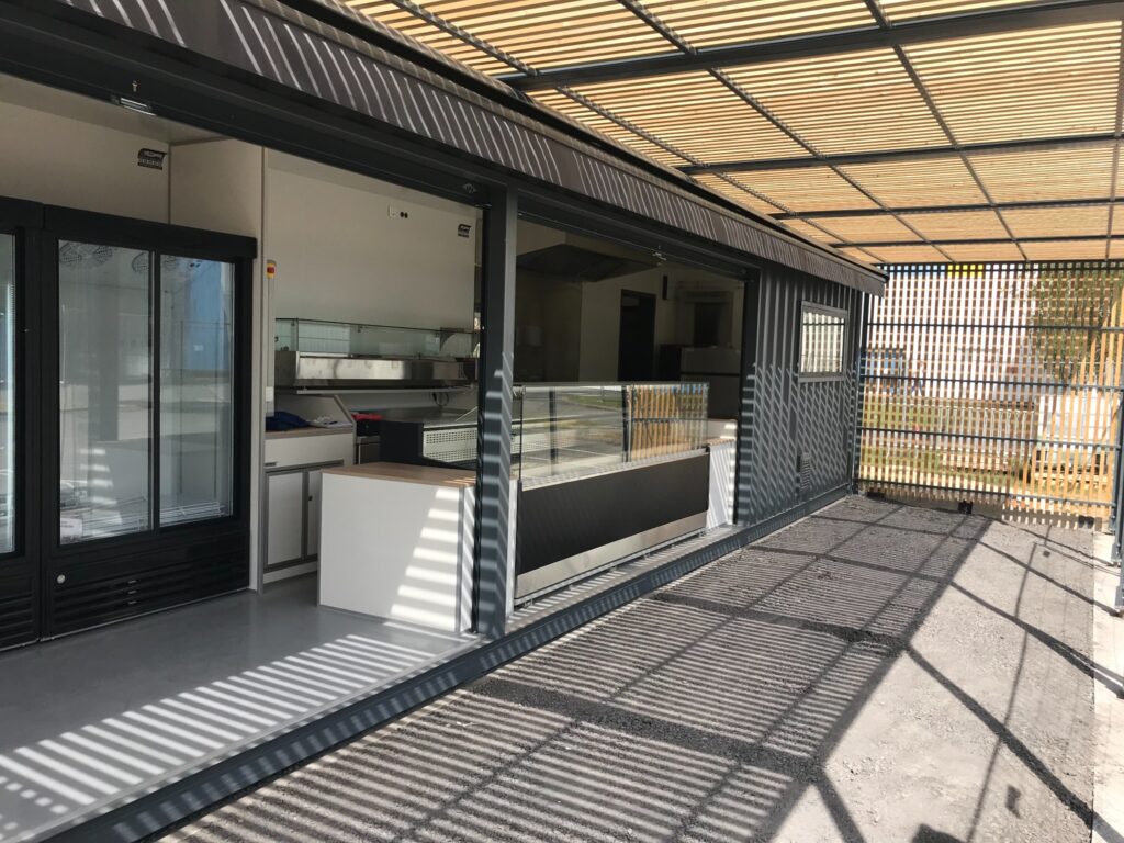 container restaurant cuisine professionnelle terrasse